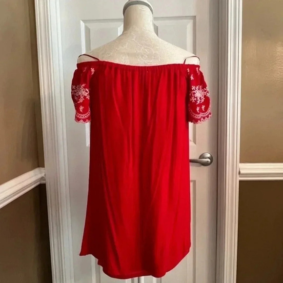Altar’d State Red and White Off the Shoulder Dress‎ - Picture 7 of 9